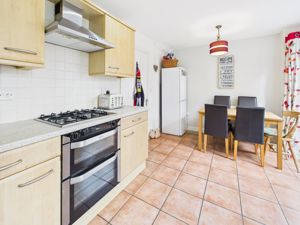 Kitchen Diner- click for photo gallery